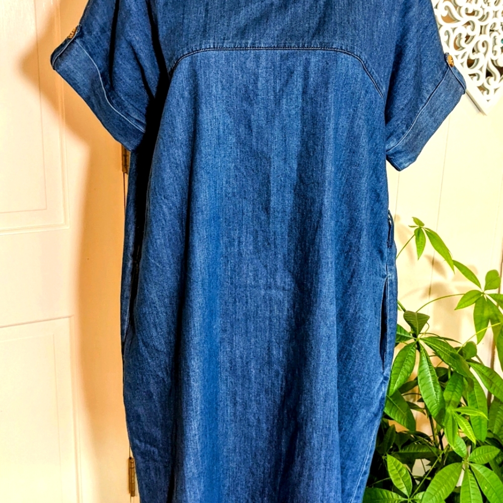 Anthropologie mo:vint New York, denim dress with pockets. Denim belt not include
